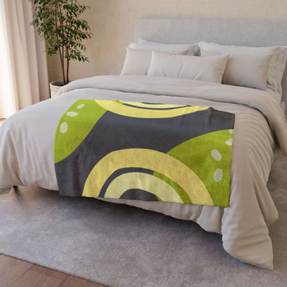 Abstract Green Kiwi Pattern Blanket — Soft Plush Throw for Home & Travel