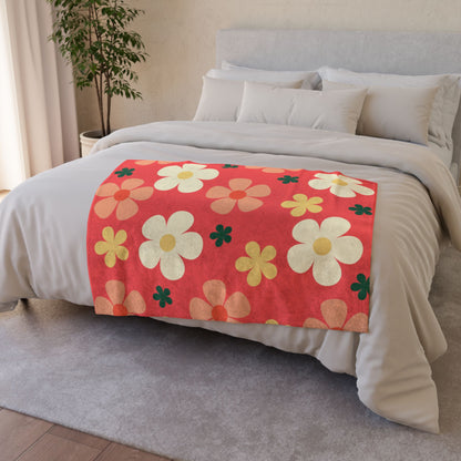 Retro Floral Throw Blanket — Red Daisy Pattern Soft Polyester Blanket