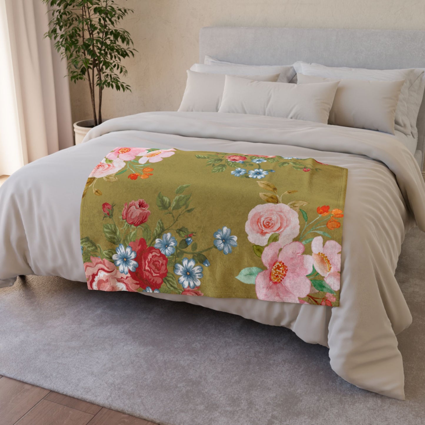 Floral Vintage Rose Throw Blanket — Soft Polyester Cozy Coverlet