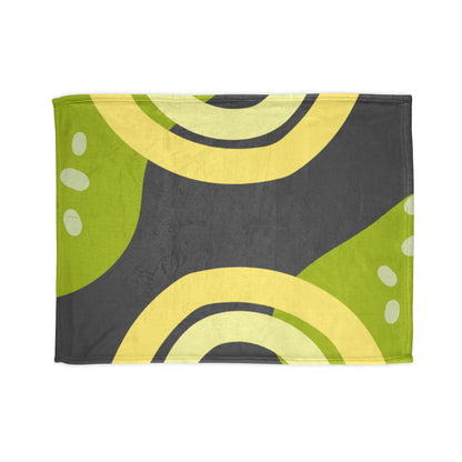 Abstract Green Kiwi Pattern Blanket — Soft Plush Throw for Home & Travel