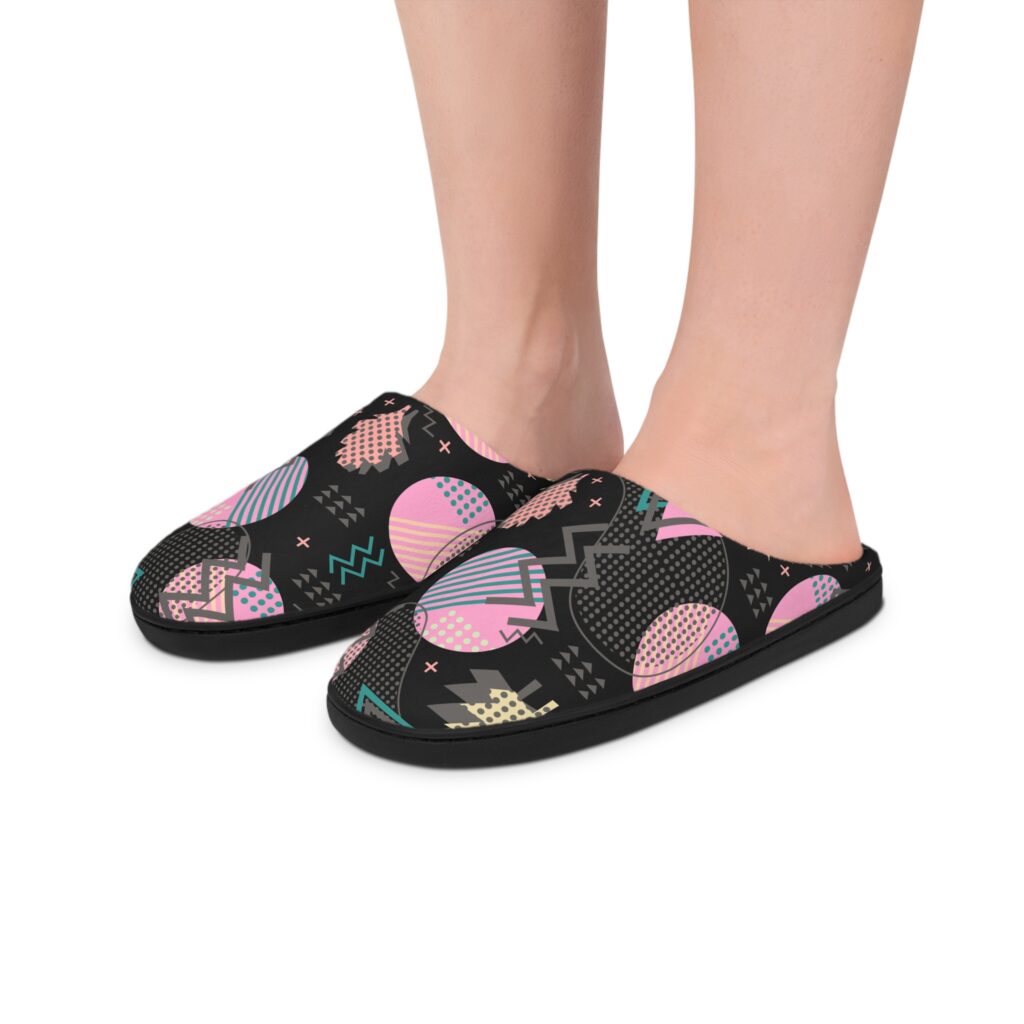 Retro Pastel Pattern Indoor Slippers — Women's Cozy House Shoes