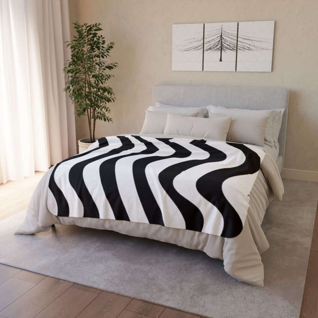 Wavy Black & White Sherpa Blanket — Modern Optical-Stripe Fleece Throw